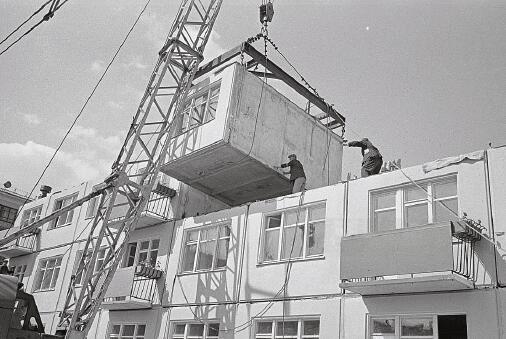 二战结束后苏联居民住房匮乏 赫鲁晓夫一个做法立刻解决问题 腾讯网