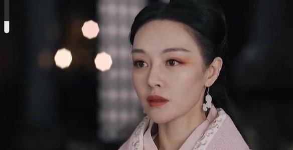 芈华起点很高,拥有嬴政的爱情,也有华阳夫人这样显赫的娘家撑腰,属于