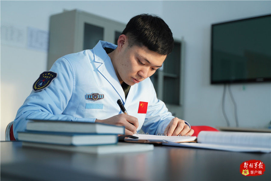 酒泉卫星发射中心2020年航天任务收官之战,他是最年轻的指挥_腾讯新闻