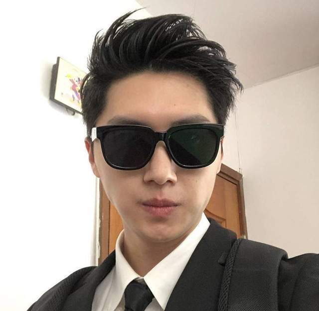 tvb视帝王浩信家庭背景起底母亲是维吾尔族人弟弟也是演员