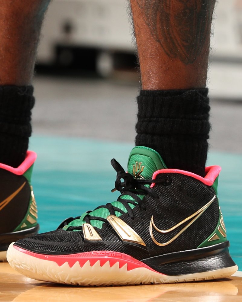 球鞋速递:拉塞尔再上脚全城系列,kyrie7新配色抢眼!