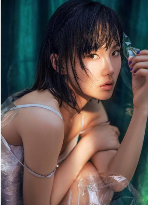 参观黄龄的豪宅33岁未婚与父母生活在一起卫生间成了练歌房