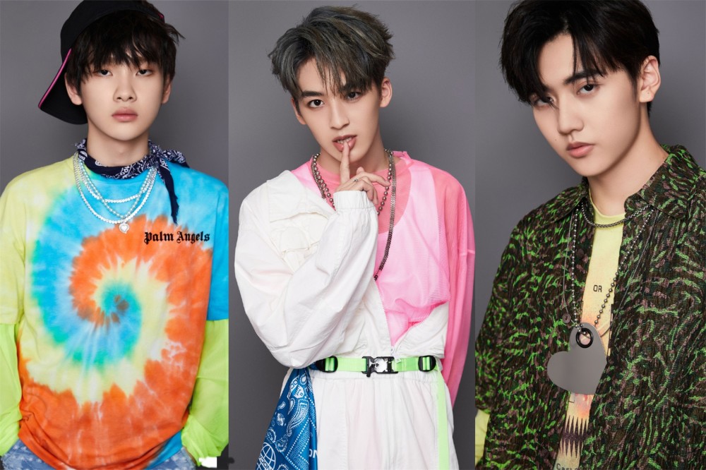 r1se全员出席东方卫视跨年节目单曝光后网友终于不唱曜了