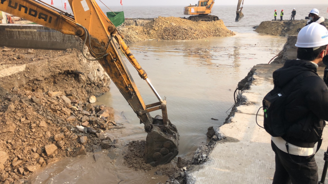 温州灵霓大堤破堤通海建成14年的灵霓大堤将正式迎来坝头的拆除工程