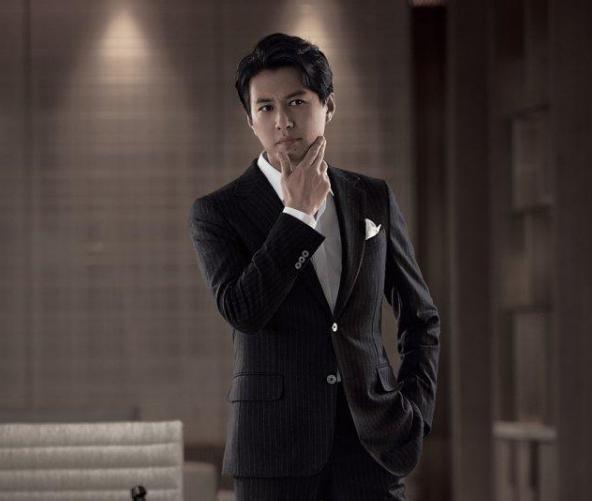 曾因拍吻戏被富豪前夫抛弃二婚嫁靳东被宠成公主儿子帅出天际