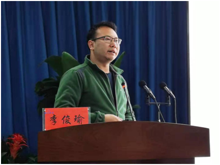 云南省花卉技术培训推广中心无土栽培技术负责人李俊瑜结合鲜切花采后