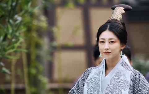 《大秦赋》赵姬脸上的"大白线",原来另有深意,很多人都没看懂_腾讯