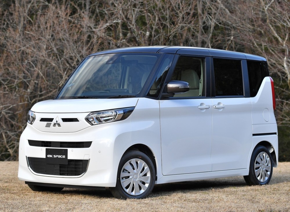 三菱打造小型"埃尔法",配1.0t油耗3.9l,或5万起售,外观炫酷