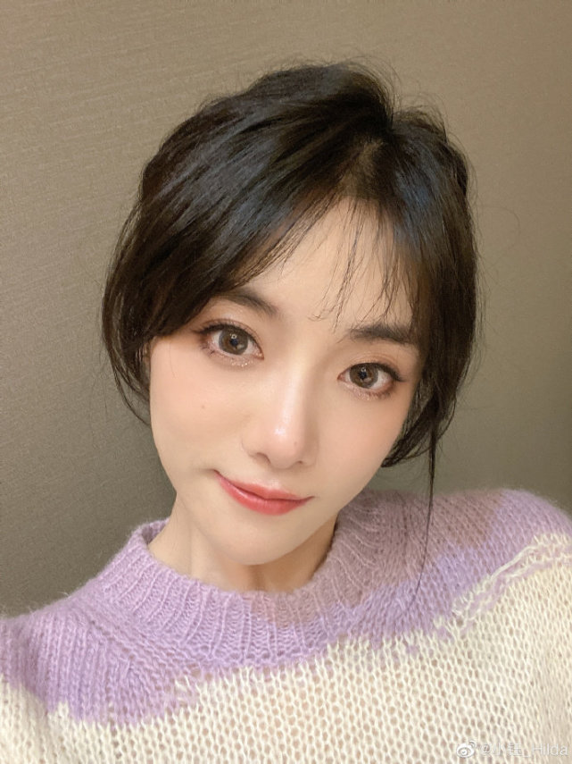 小钰首次主持决赛感谢粉丝反馈成都全明星或将上演撒狗粮式颁奖