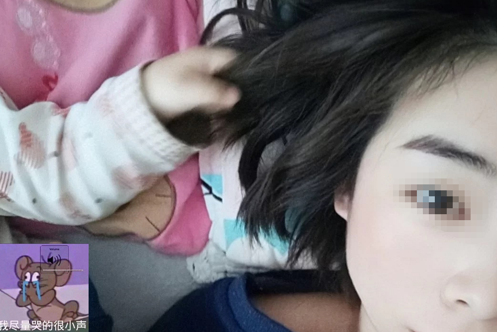 如果你也被宝宝揪着头发不放,这时尽量不要去凶宝宝,如果觉得宝宝觉得