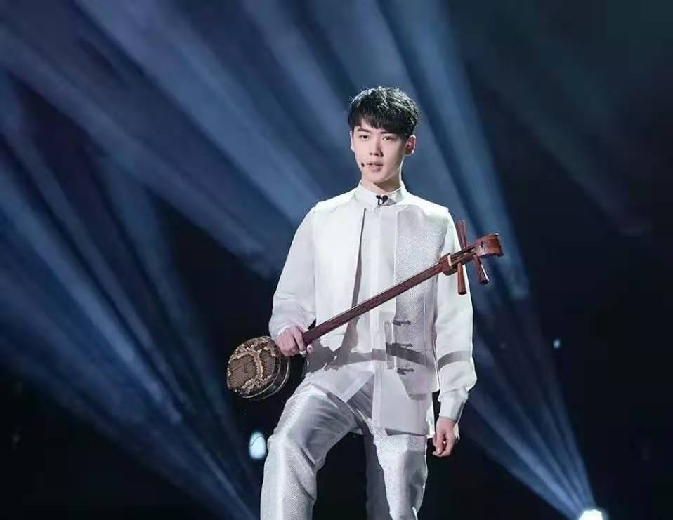 张云雷又被蹭热度?华彩少年刘丰是旧相识,官方对德云社太炫耀