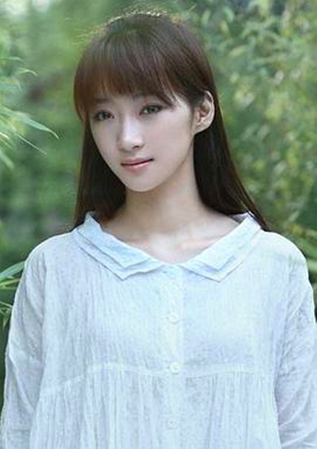 身为爱新觉罗家的后裔,爱新觉罗 启星一直遵守着父母的教导,即使皇族