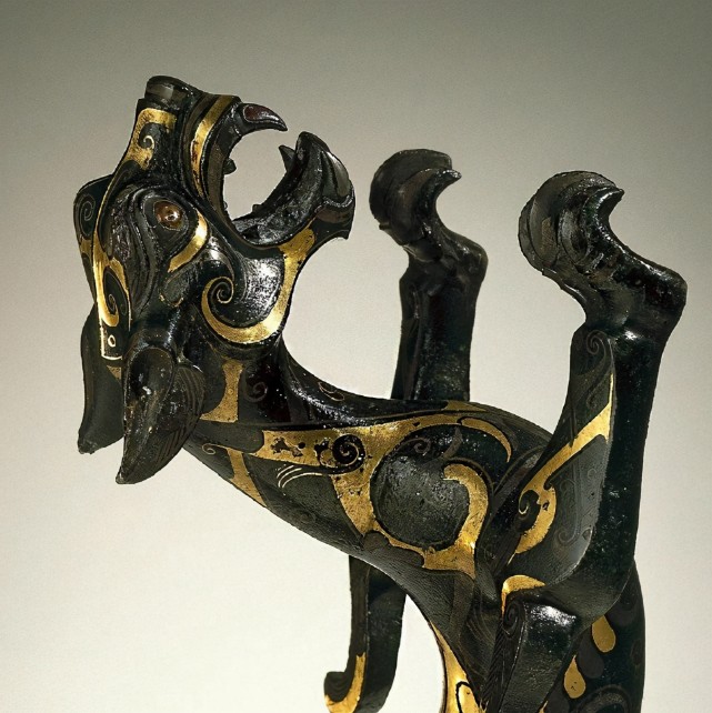 马未都:汉代大墓中的一件铜翼虎,可惜流失海外,全世界独此一件|错金银