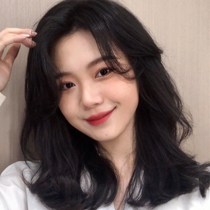 2020显脸小发型法式卷发知性蛋蛋卷可爱还有它酷中不失温柔