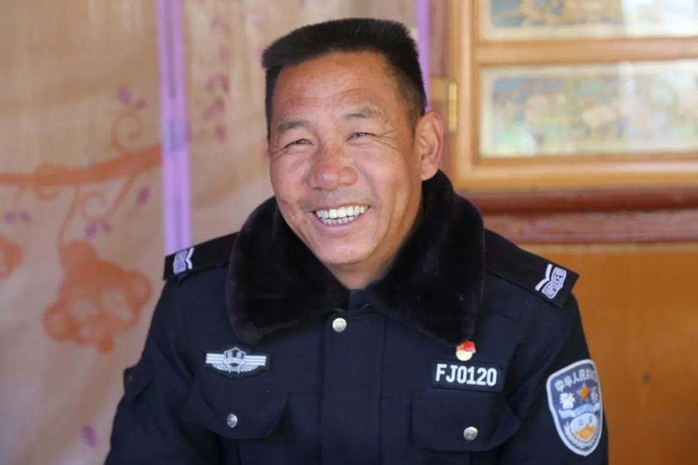 一干就28年丽江巨甸的辅警队伍里有位拼命三郎
