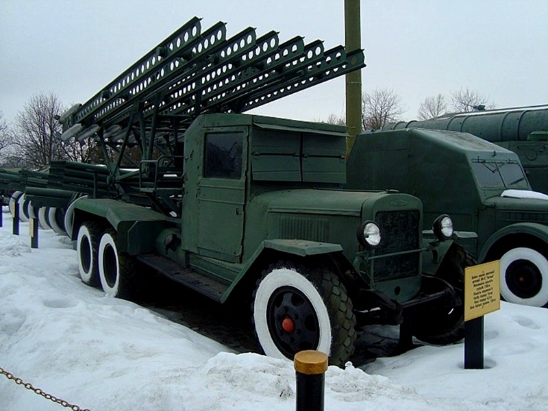 由于伏罗希洛夫,库利克等人的反对,致使这种火箭炮无法定型投产,只能