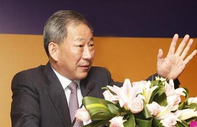 全球"最牛"包工头51岁功成身退,儿子85后成首富,资产达1200亿|严介和