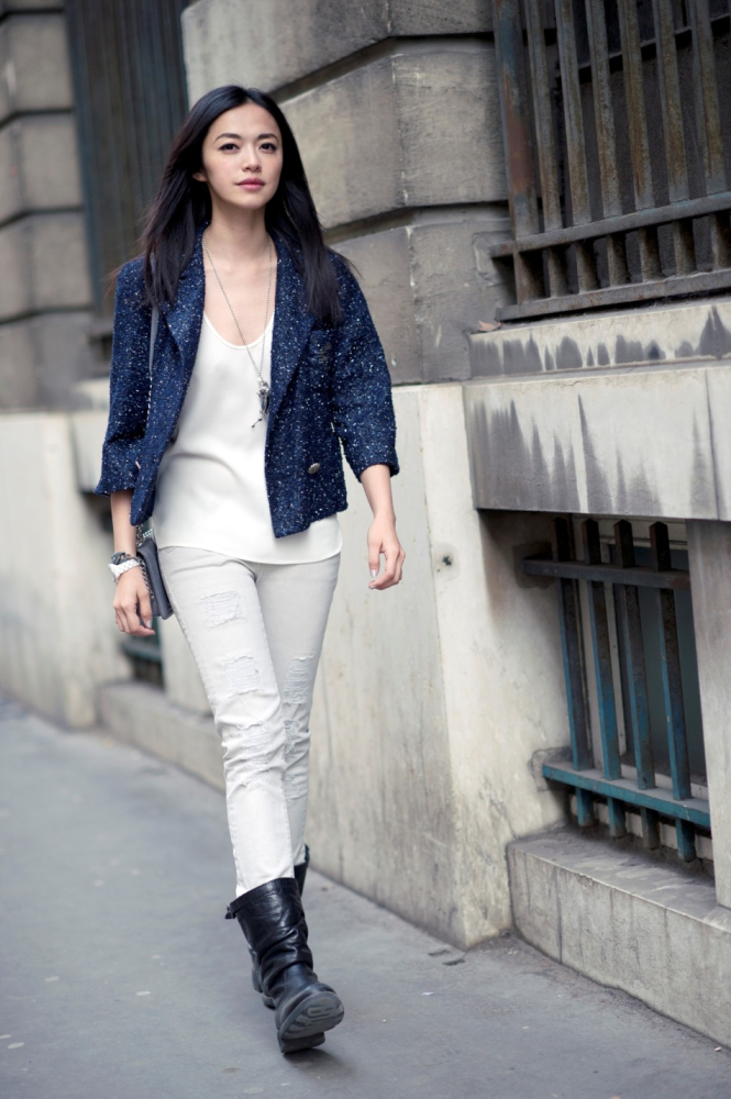 姚晨气质和衣品没得挑西服搭配黑色牛仔裤时髦大气十分高级