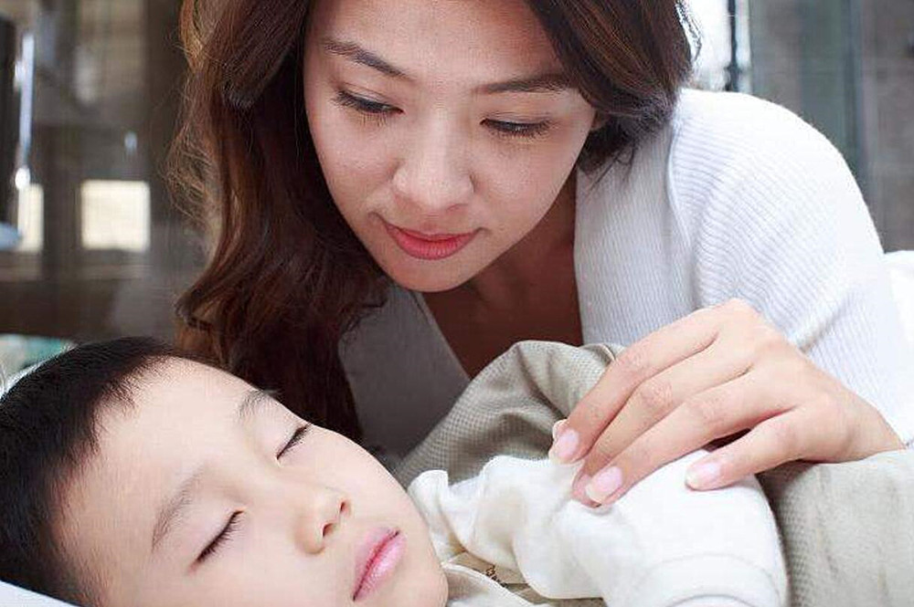 "巨婴"也遗传,秦海璐躲过高龄孕妈的危险,却躲不过遗传_腾讯新闻