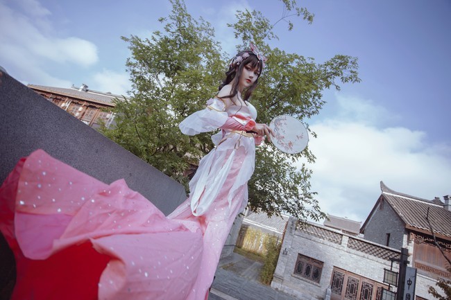 cos:王者荣耀甄姬游园惊梦cos正片_腾讯新闻