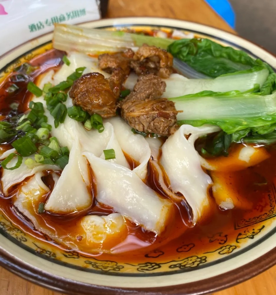 超好吃的素椒刀削面成都苍蝇小馆的魅力味道真的很霸道