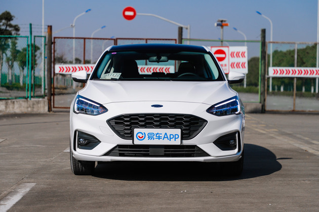 2021款福特福克斯购车手册重点推荐两厢自动锋潮型