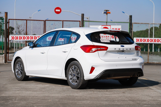 2021款福特福克斯购车手册重点推荐两厢自动锋潮型