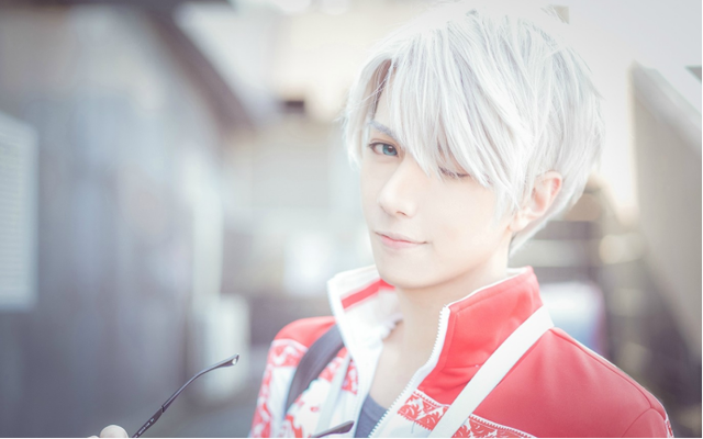 c圈大神夕楼神还原男版九尾狐八块腹肌却被质疑某宝买的