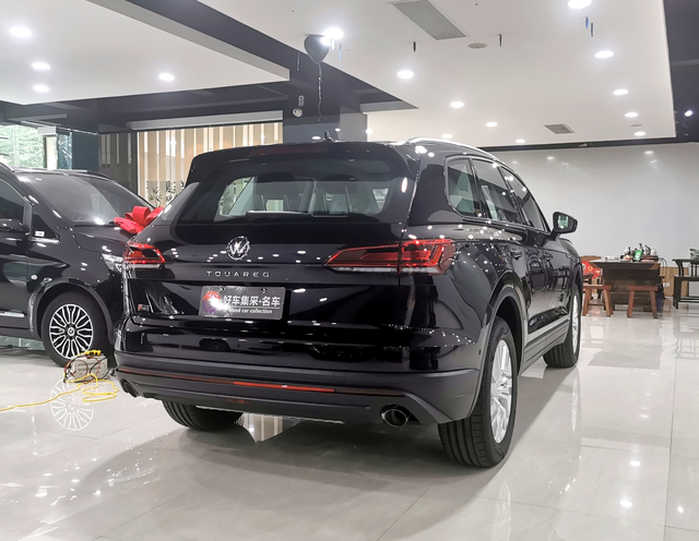 2021款大众途锐到店:恒时四驱 空气悬挂,40多万如何?_腾讯新闻