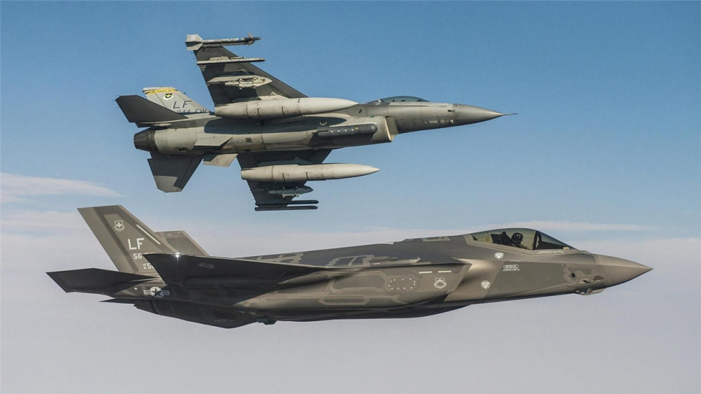 苏57战机一次性出口14架单价超14亿美元买家并非印度和伊朗