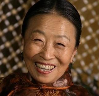 "丑娘"年轻时是校花?原以为是闹着玩,看到年轻时的照片就闭嘴