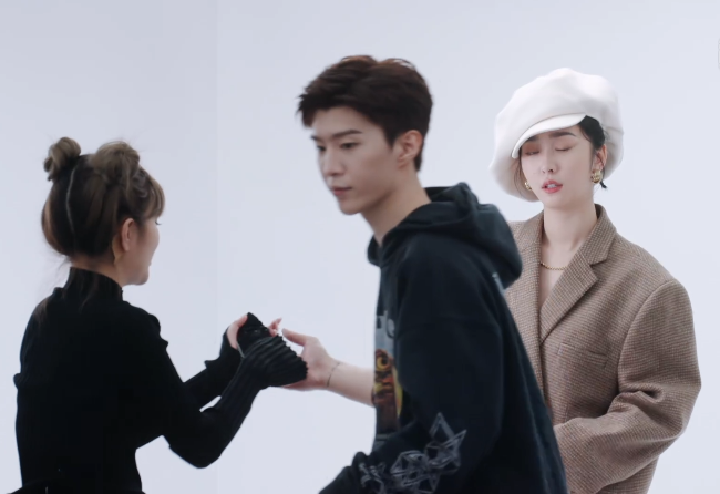 赵小棠嘲讽范丞丞黑称范丞丞被怼不敢还嘴把没素质都写脸上