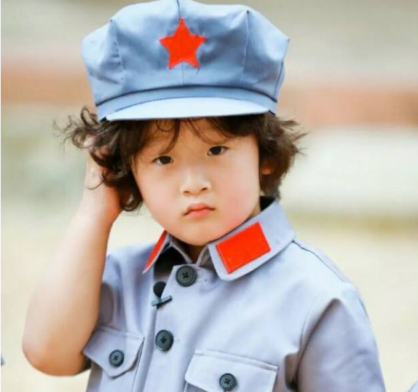 有种"整容式"长大叫邹明轩,瘦身成功模样大变,小正太诞生了!_腾讯新闻