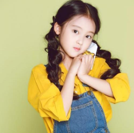 还记得被tfboys宠爱的女孩吗今10岁气质大变小女神诞生了