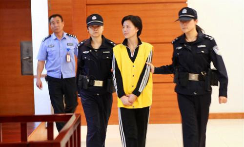 常熟名模顾春芳:颜值出众,靠美色"骗"17个亿,最终沦为死刑犯