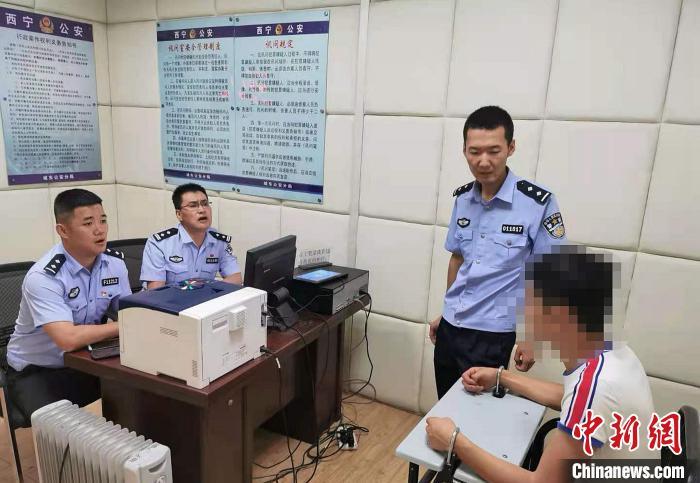 青海残疾民警：受枪伤致残16年后仍坚守办案一线_腾讯新闻