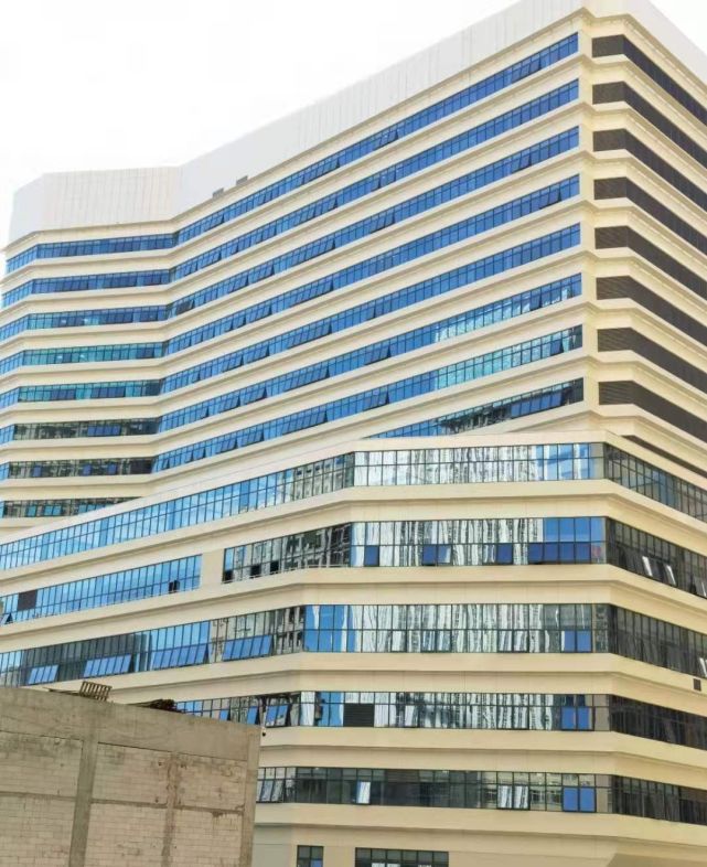 隶属华西集团,四川省建筑医院原址回迁新院开业了