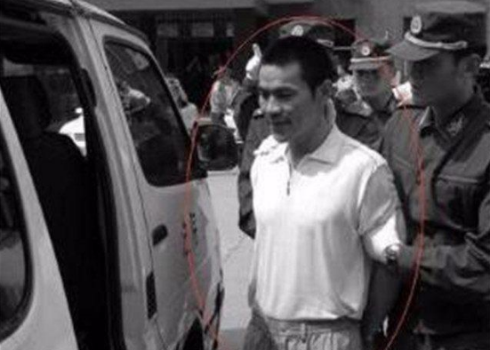 东北乔四的金牌打手曾威名远播叱咤风云现在却落魄成流浪汉