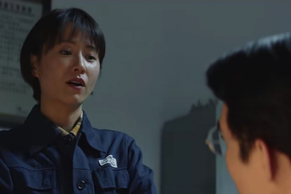 冯雪华这个角色虽然出场不多,但飒爽英姿的形象却让观众非常喜欢.