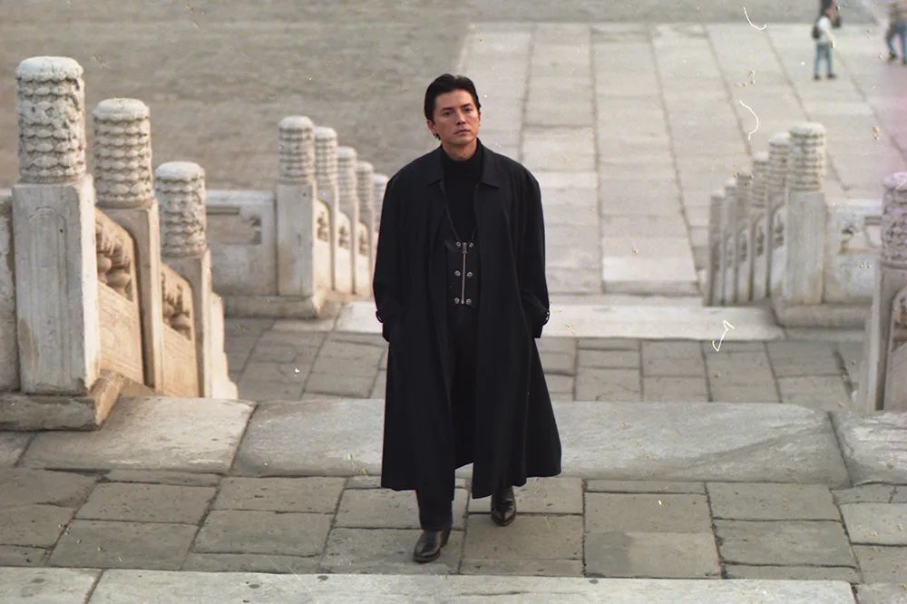 "颜控"的范友应该有注意到,演员尊龙的一组故宫旧照,最近上了微博热搜