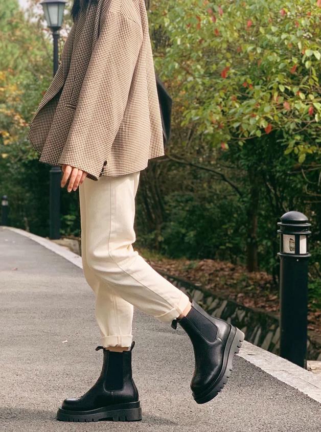 马丁靴算什么今冬大热的是烟筒靴搭配各种裤子都好看
