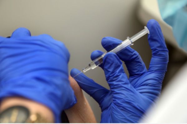 疫苗|又有欧洲国家叫停牛津疫苗！法国接种后副作用数据来了