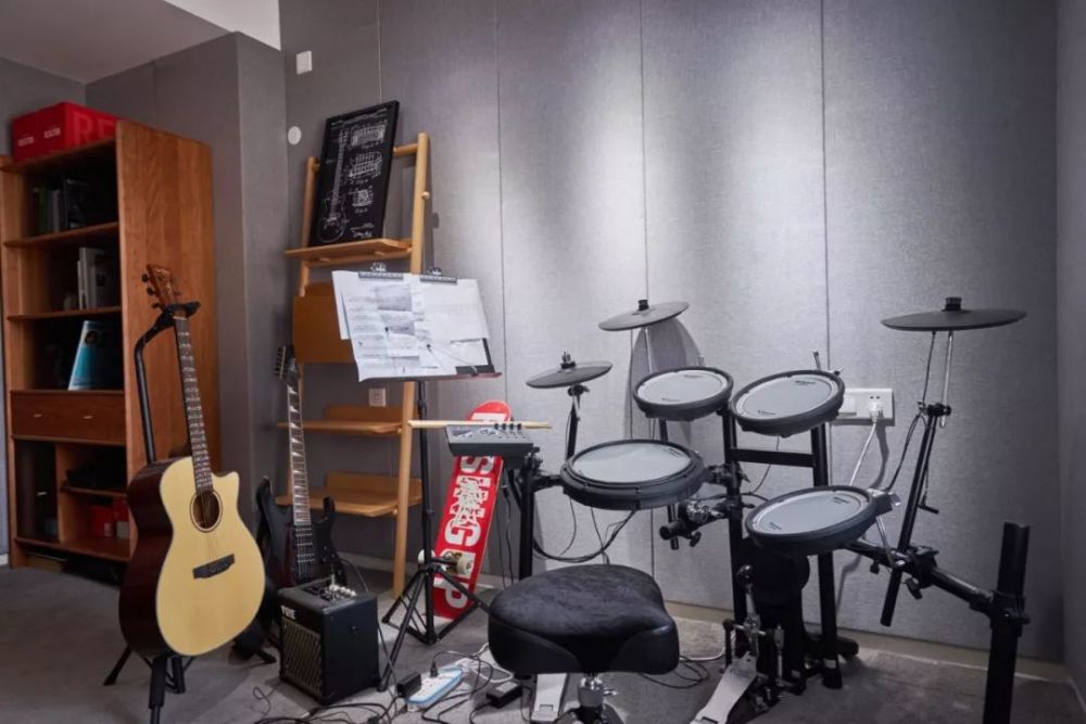 118㎡精装房局改独居也温馨打造专属的乐器房