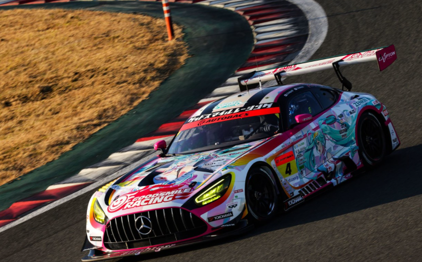 初音未来官方gt赛车公开采用奔驰amg车型将实战gt大赛