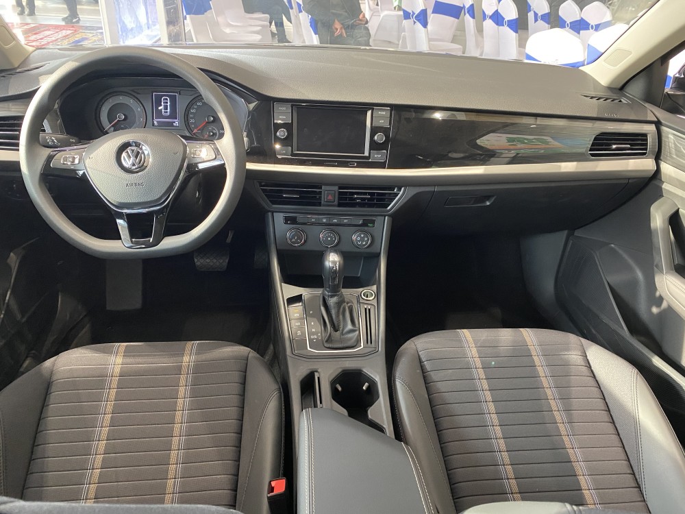 小伙提大众朗逸1.5l自动视野版,油耗不到7l,这价格怎么样