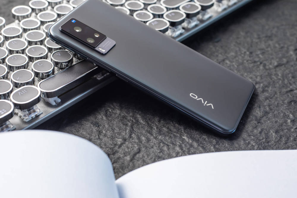 vivox60上手体验外观精致优雅系统顺滑流畅