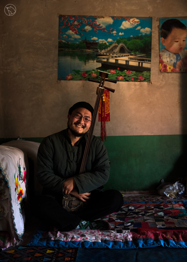 十二月初,张尕怂回到老家甘肃靖远闭关.