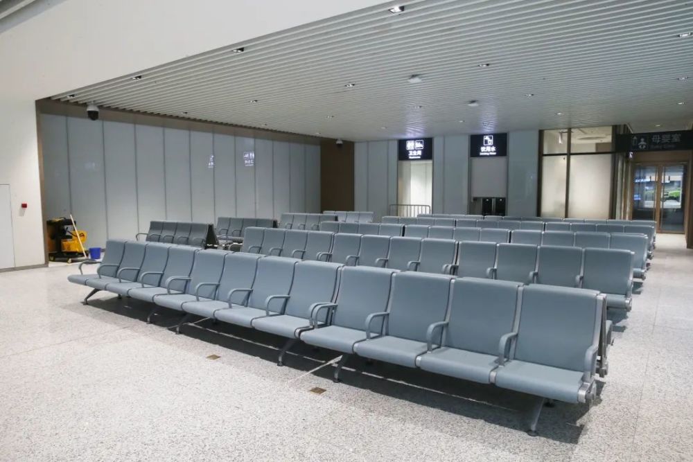 帅康等待椅扮靓雄安站