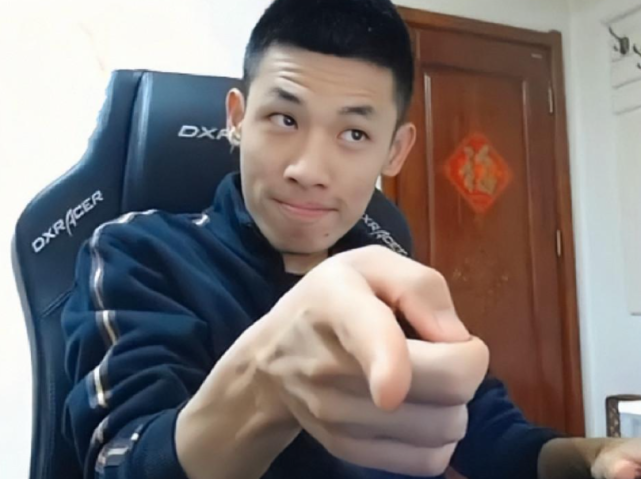 doinb一年直播2000小时观众很努力但直播效果远不及某开