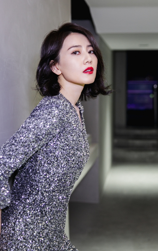 被高圆圆给惊艳了波波头短发搭配亮片连衣裙优雅大气超好看